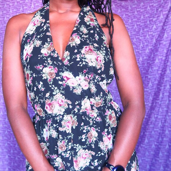 Forever 21 floral halter neck romper playsuit jumpsuit vneck in black multicolor - Picture 2 of 5